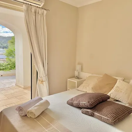 Poltu Quatu House بيت للعطل