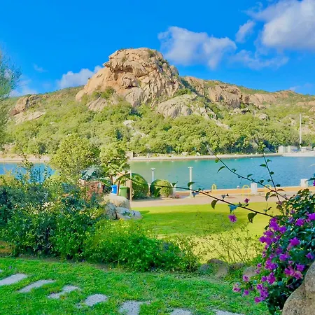 Poltu Quatu House بيت للعطل بورتو كيرفو