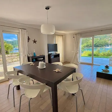 Poltu Quatu House بيت للعطل *